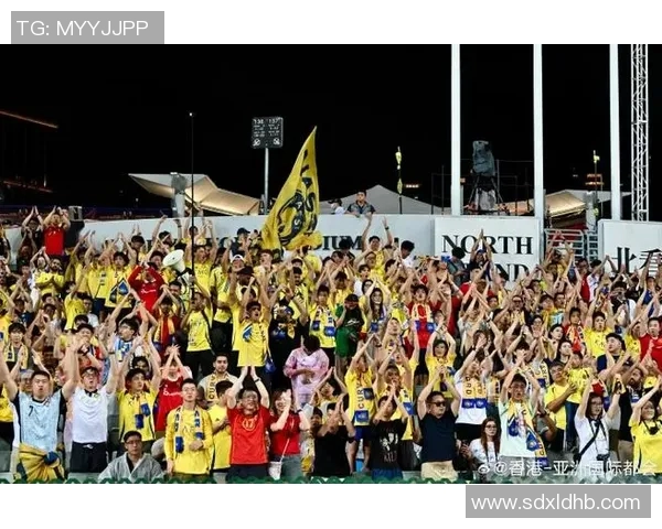 当足球巨星与娱乐圈明星相遇时会擦出怎样的火花与故事